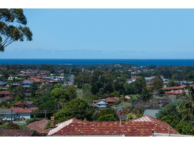 16 Cresting Avenue, Corrimal NSW 2518