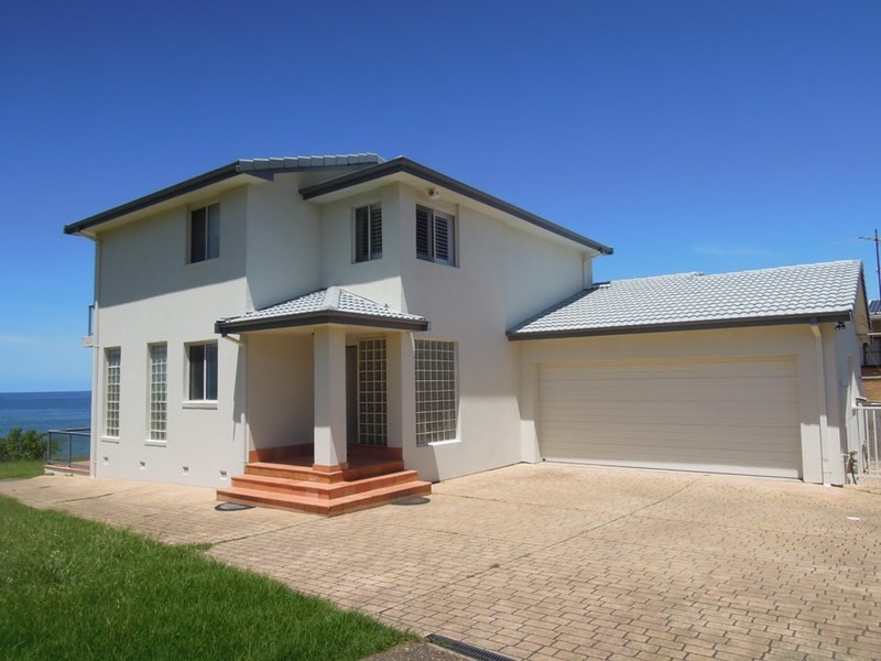 3 Woodland Avenue, Thirroul NSW 2515