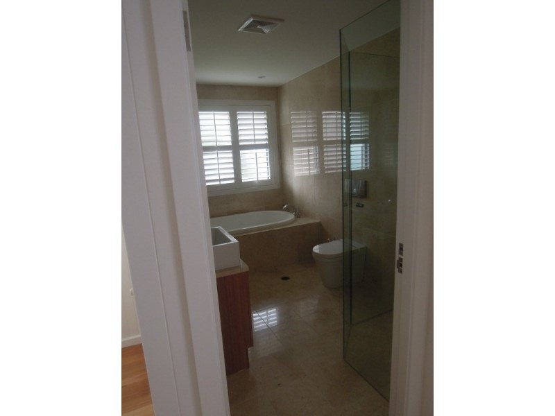 3 Woodland Avenue, Thirroul NSW 2515