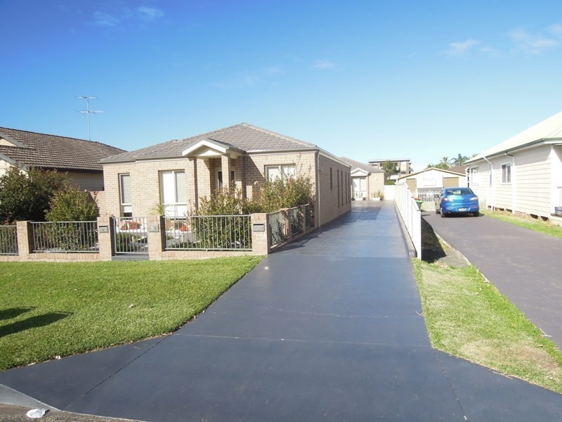 2/51 Redman Avenue, Thirroul NSW 2515