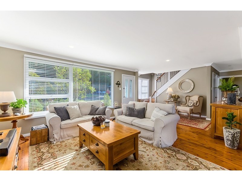 17 Joanne Street, Woonona NSW 2517