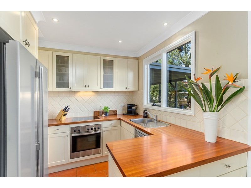 17 Joanne Street, Woonona NSW 2517