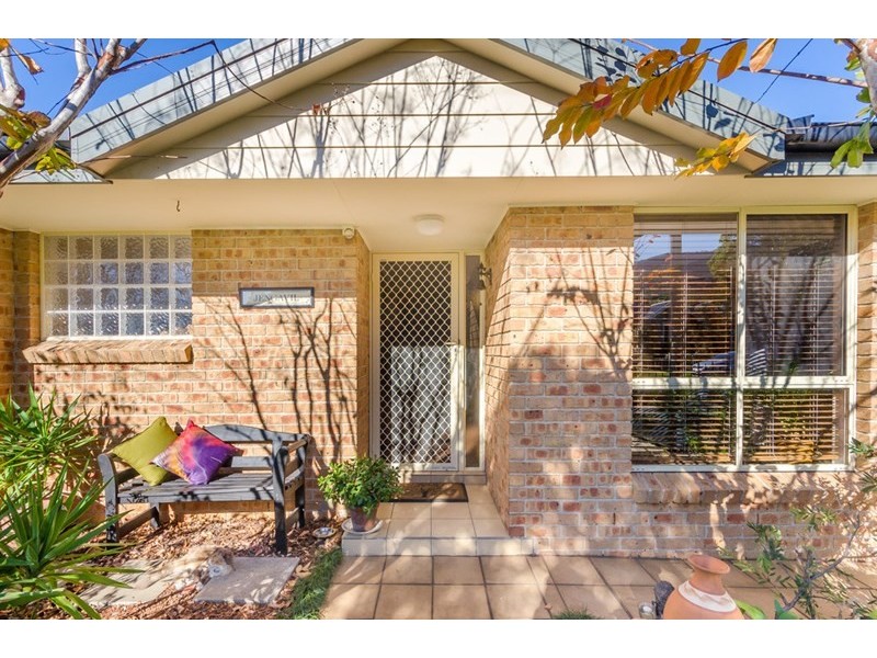 1/2 Station Street, Thirroul NSW 2515
