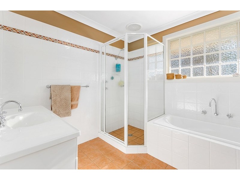 1/2 Station Street, Thirroul NSW 2515