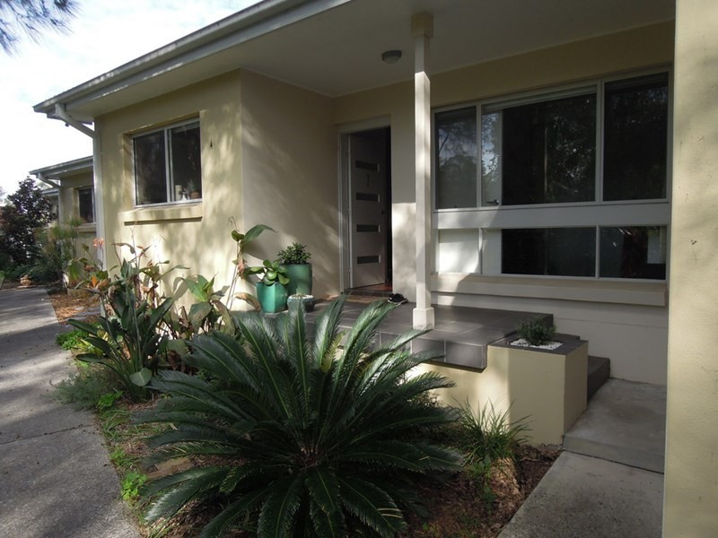 2/25 Redman Avenue, Thirroul NSW 2515