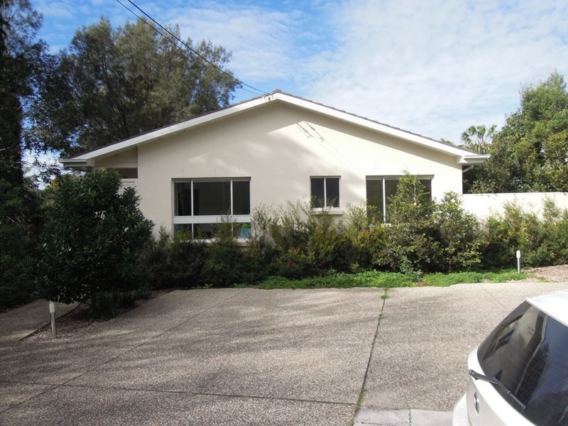 2/25 Redman Avenue, Thirroul NSW 2515