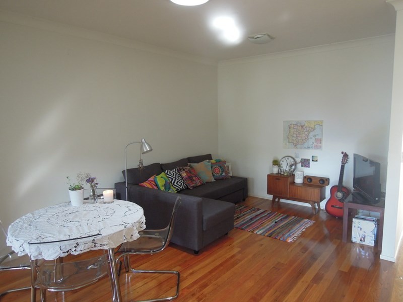 2/25 Redman Avenue, Thirroul NSW 2515