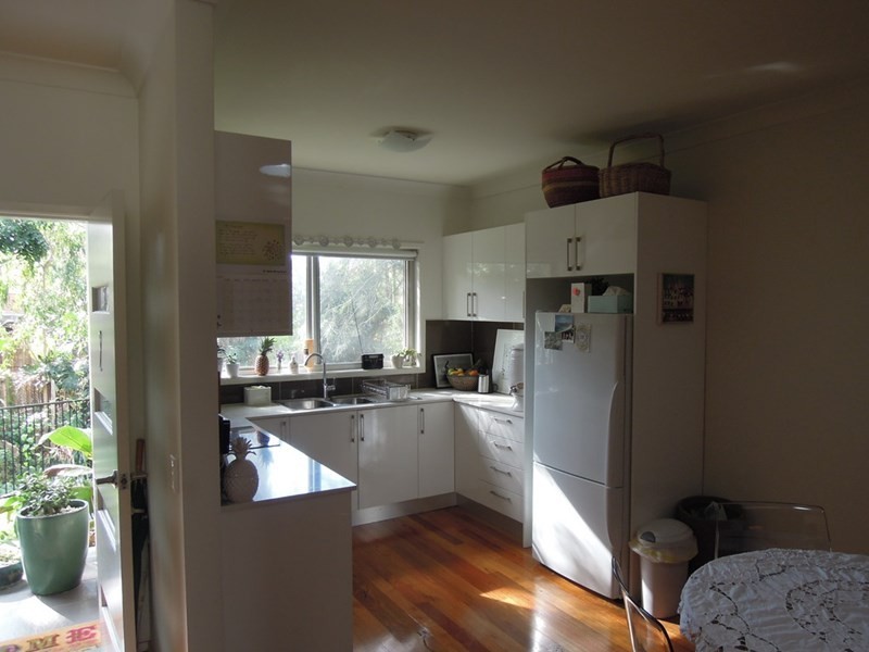 2/25 Redman Avenue, Thirroul NSW 2515