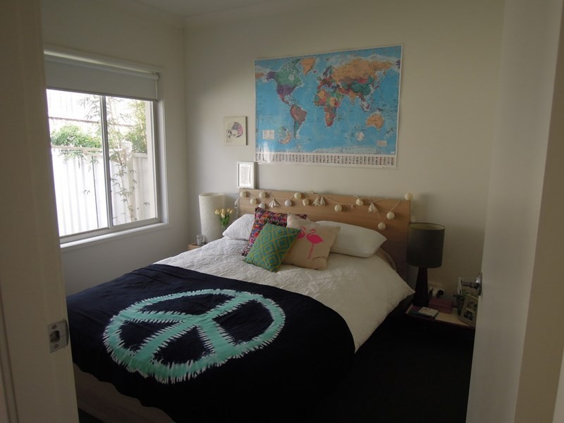 2/25 Redman Avenue, Thirroul NSW 2515