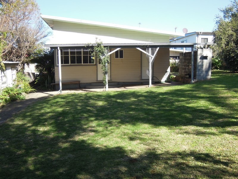 17 Seaview Terrace, Thirroul NSW 2515