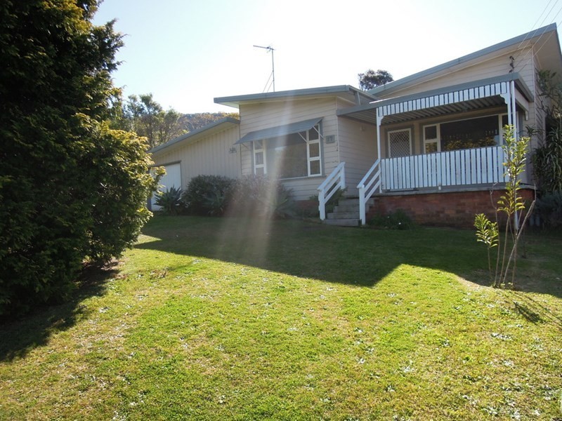 17 Seaview Terrace, Thirroul NSW 2515