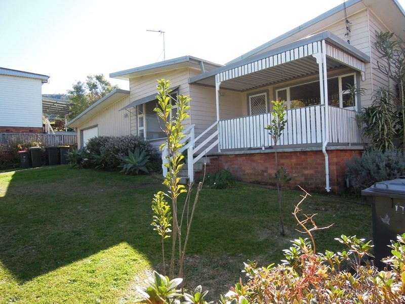 17 Seaview Terrace, Thirroul NSW 2515