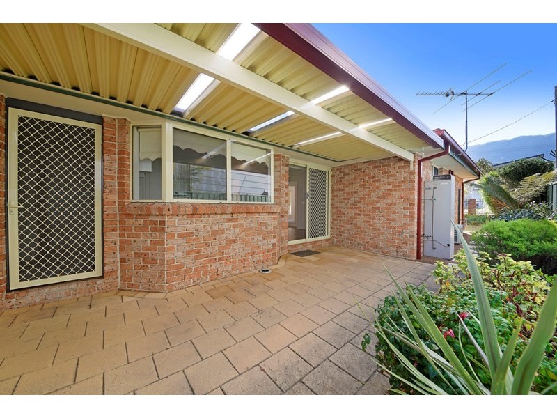 1/7 Redman Avenue, Thirroul NSW 2515