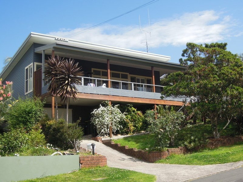 62 STEPHEN Drive, Woonona NSW 2517