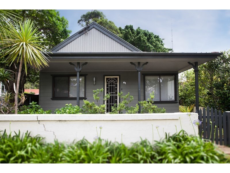 41 Moore Street, Austinmer NSW 2515