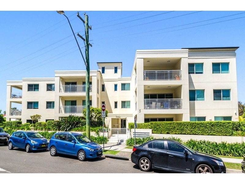 5/5 Station Street, Thirroul NSW 2515