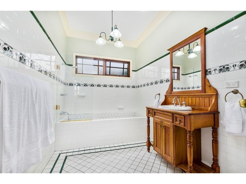 15 Harbord Street, Thirroul NSW 2515