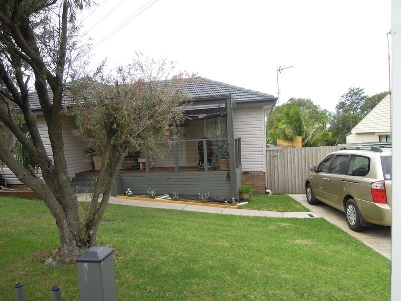 8 Jones Street, Mount Warrigal NSW 2528