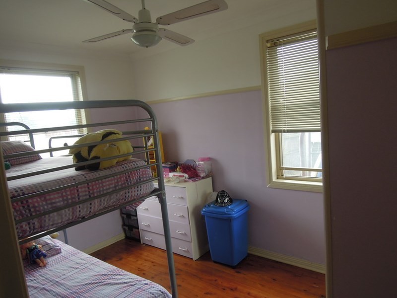 8 Jones Street, Mount Warrigal NSW 2528