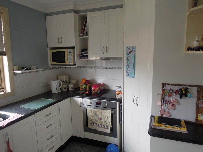 8 Jones Street, Mount Warrigal NSW 2528