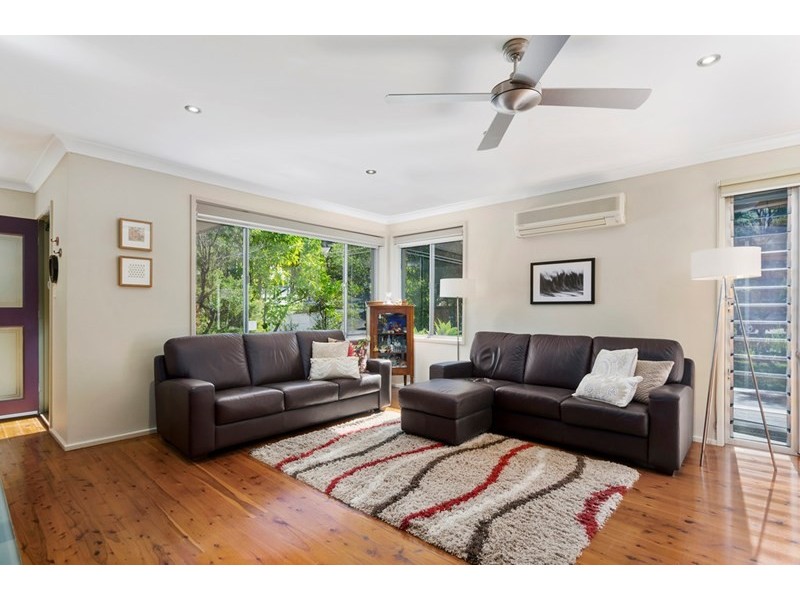 19 Kanangra Drive, Thirroul NSW 2515