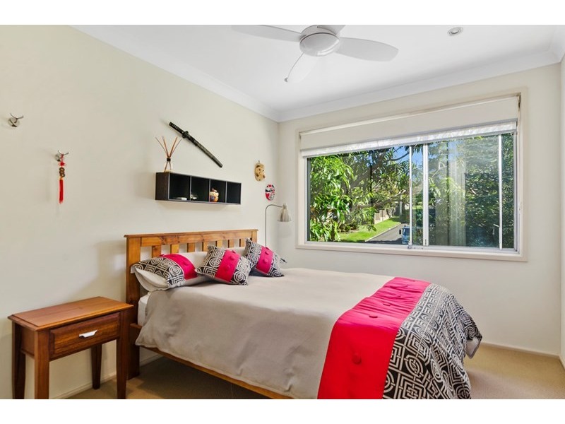 19 Kanangra Drive, Thirroul NSW 2515