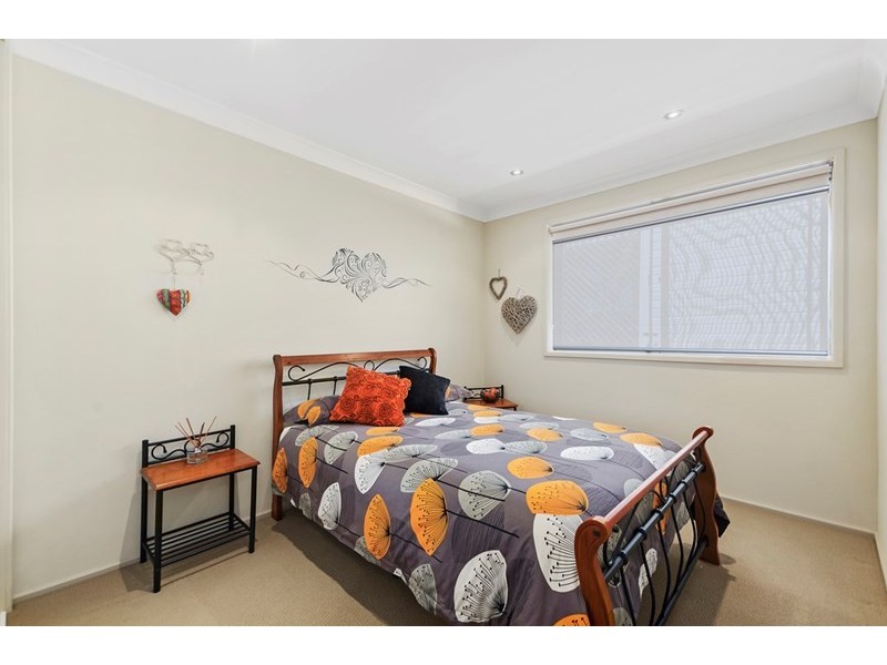 19 Kanangra Drive, Thirroul NSW 2515