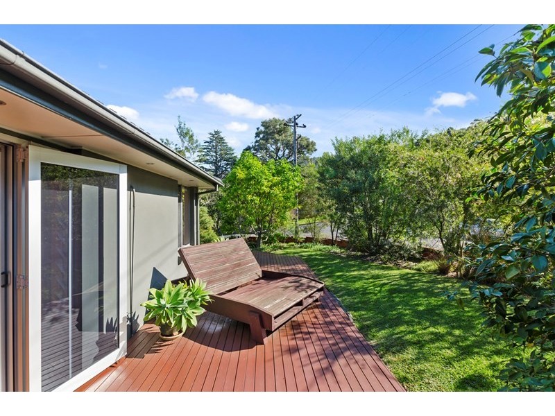 19 Kanangra Drive, Thirroul NSW 2515