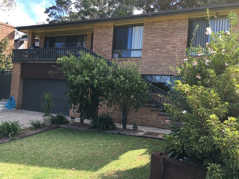 8 Cornock Avenue, Thirroul NSW 2515