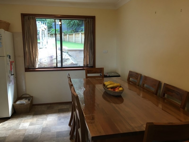 8 Cornock Avenue, Thirroul NSW 2515