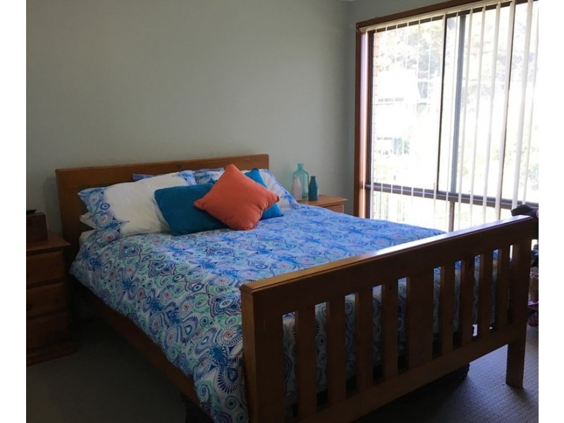 8 Cornock Avenue, Thirroul NSW 2515
