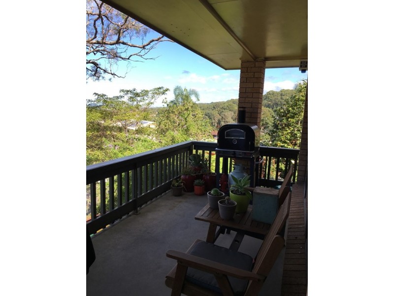 8 Cornock Avenue, Thirroul NSW 2515