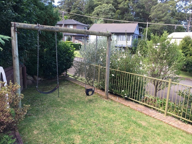 8 Cornock Avenue, Thirroul NSW 2515