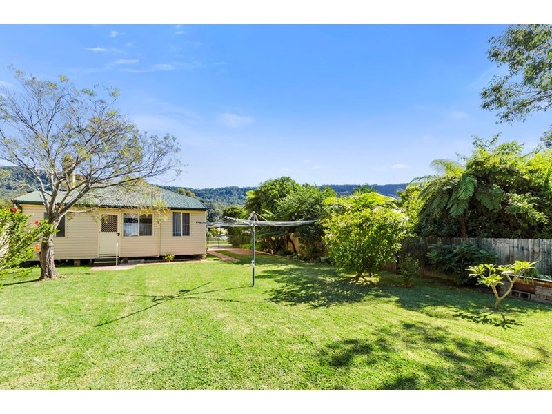 28 Hewitts Avenue, Thirroul NSW 2515
