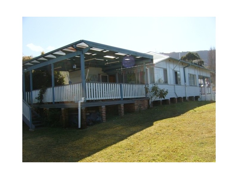 24 Lachlan Street, Thirroul NSW 2515