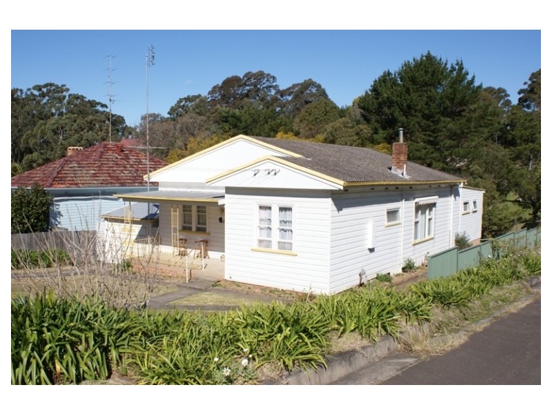 44 High Street, Thirroul NSW 2515