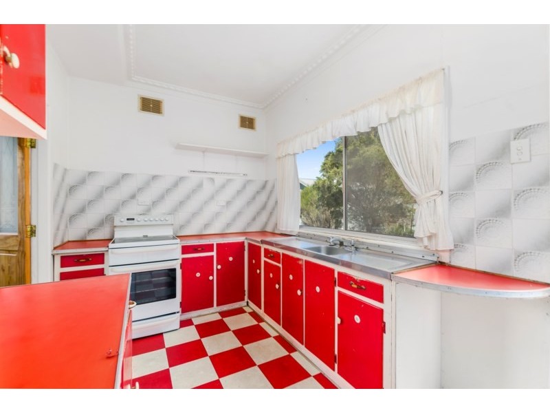 2 Coast Street, Thirroul NSW 2515