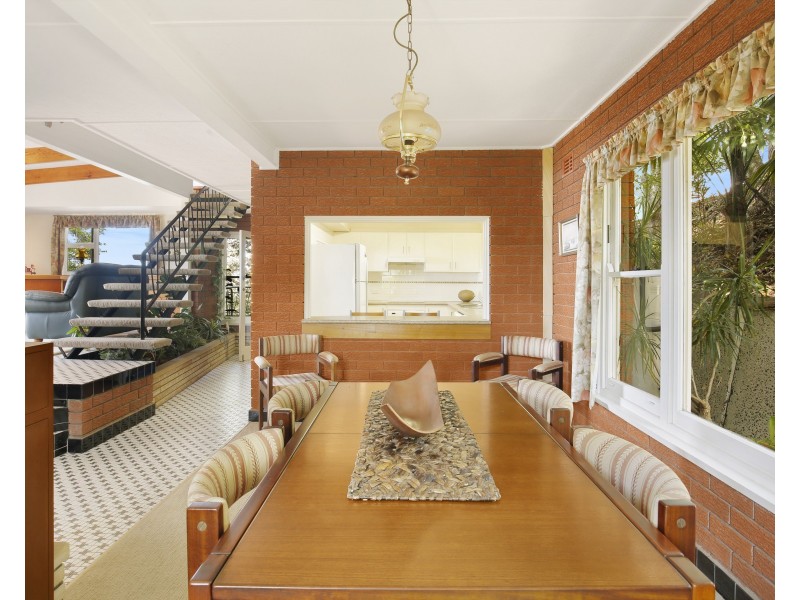30 Cresting Avenue, Corrimal NSW 2518