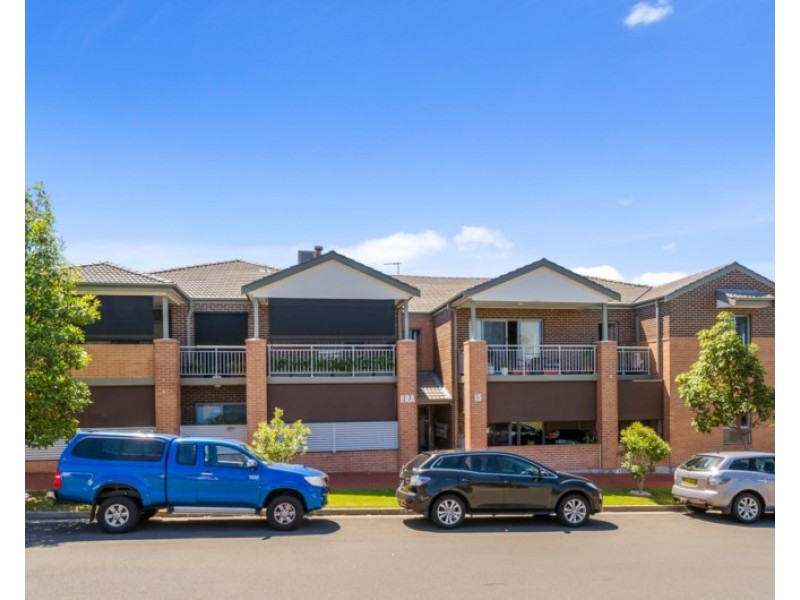 8/15 Stuart Street, Helensburgh NSW 2508