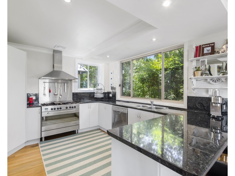 818A Lawrence Hargrave Drive, Coledale NSW 2515