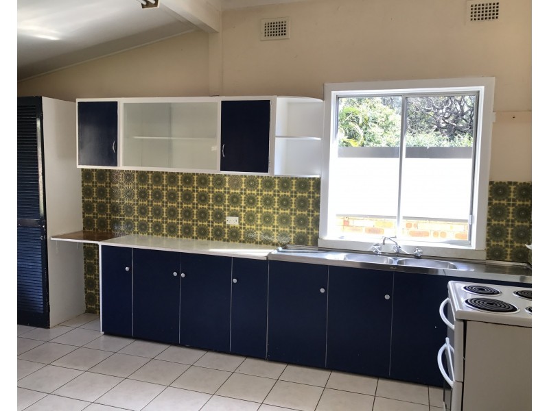 23 Hewitts Avenue, Thirroul NSW 2515