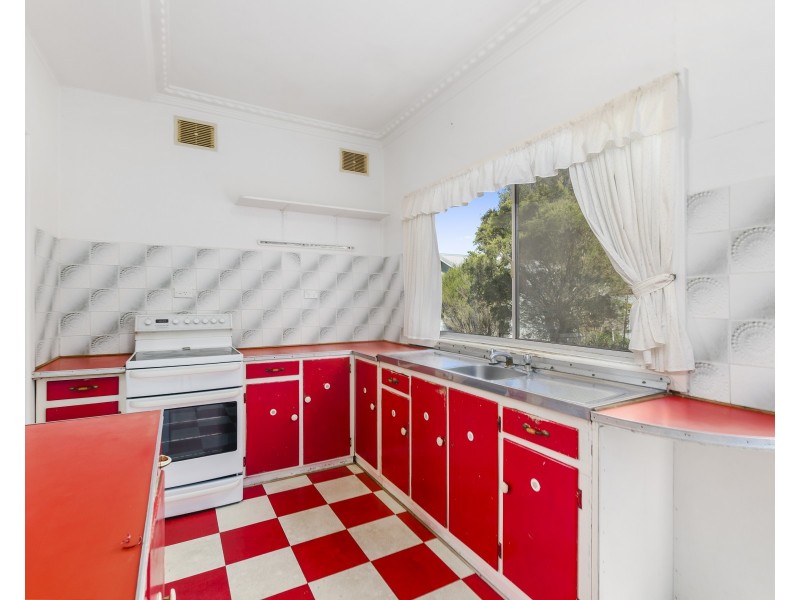 2 Coast Street, Thirroul NSW 2515