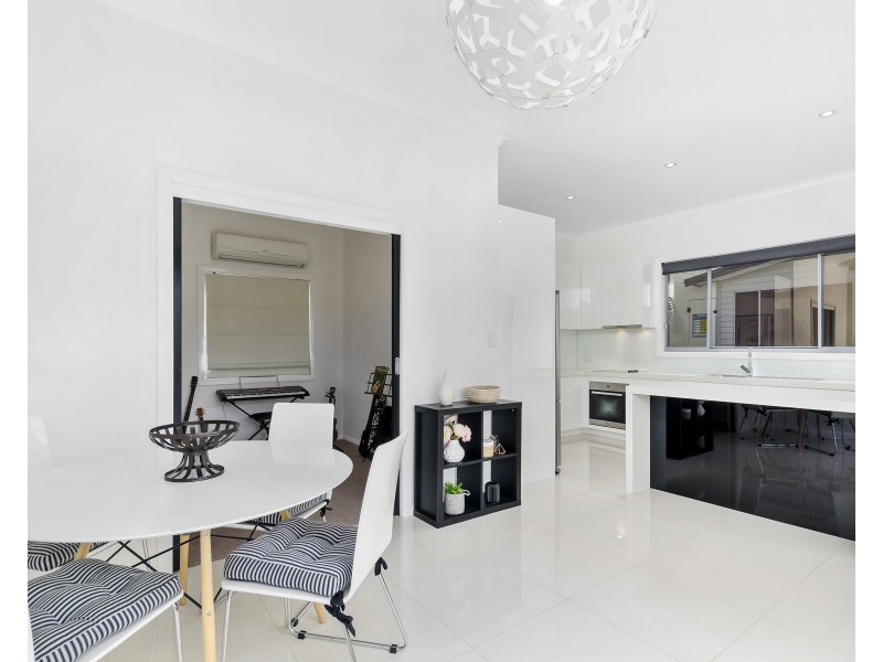 6 Redman Avenue, Thirroul NSW 2515