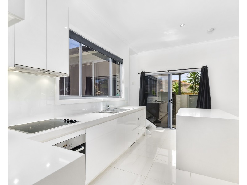 6 Redman Avenue, Thirroul NSW 2515