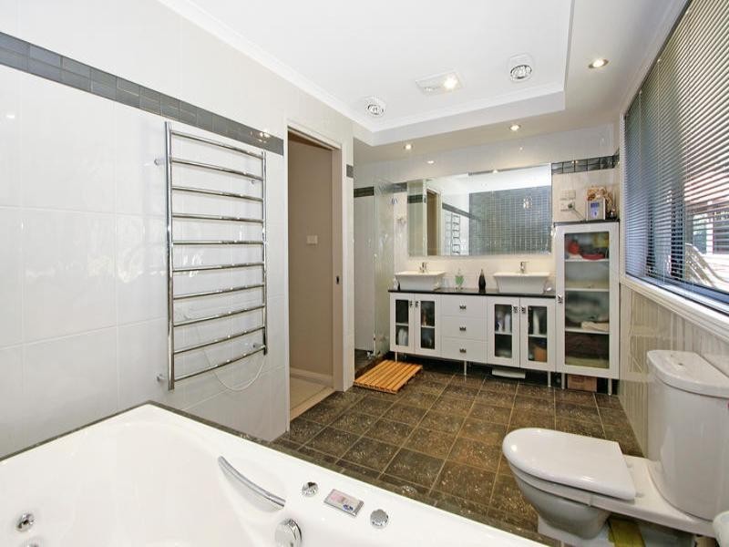 38 Squires Crescent, Coledale NSW 2515