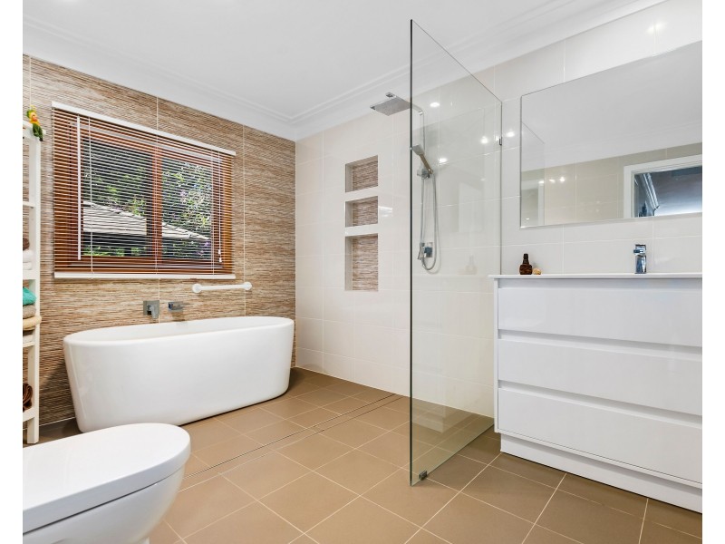 13 Cornock Avenue, Thirroul NSW 2515