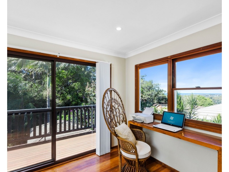 13 Cornock Avenue, Thirroul NSW 2515