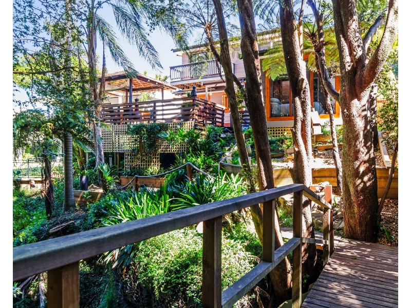 13 Cornock Avenue, Thirroul NSW 2515