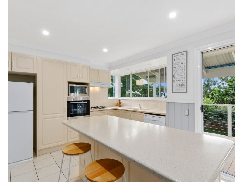 4 Treetop Glen, Thirroul NSW 2515
