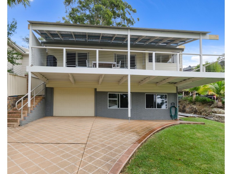 4 Treetop Glen, Thirroul NSW 2515